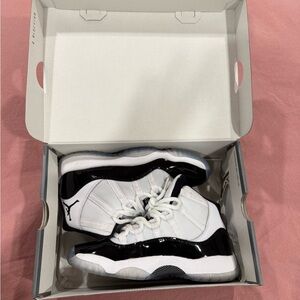 Jordan Kids White and Black Retro 11 Low Sneakers